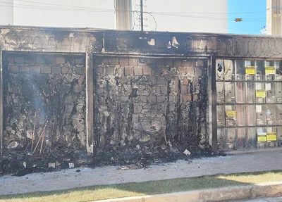 Condomínio Terra Vitta com o muro atingido pelo fogo em Teresina