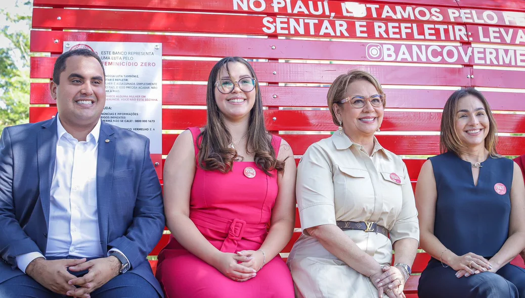 Deputado Georgiano Neto, ao lado da senadora Jussara Lima e da primeira-dama Isabel Fonteles