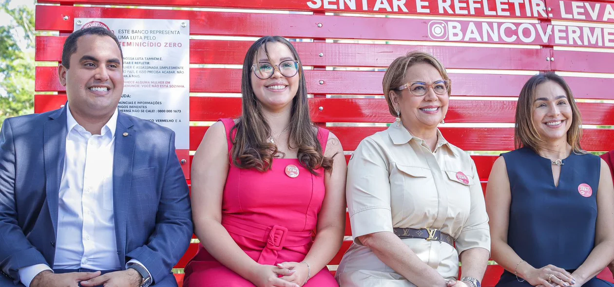 Deputado Georgiano Neto, ao lado da senadora Jussara Lima e da primeira-dama Isabel Fonteles