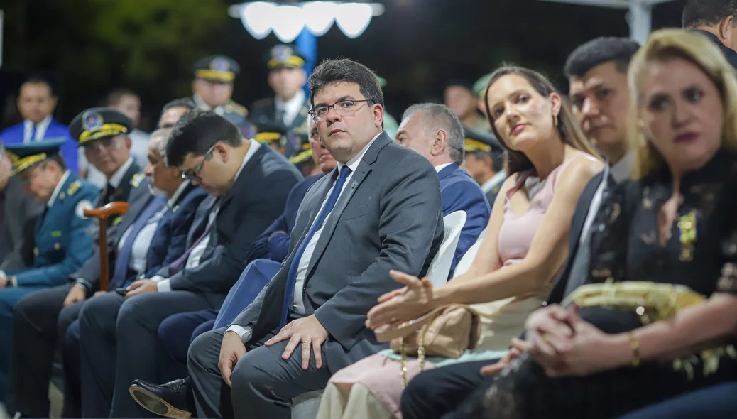 Governador Rafael Fonteles e autoridades na cerimônia