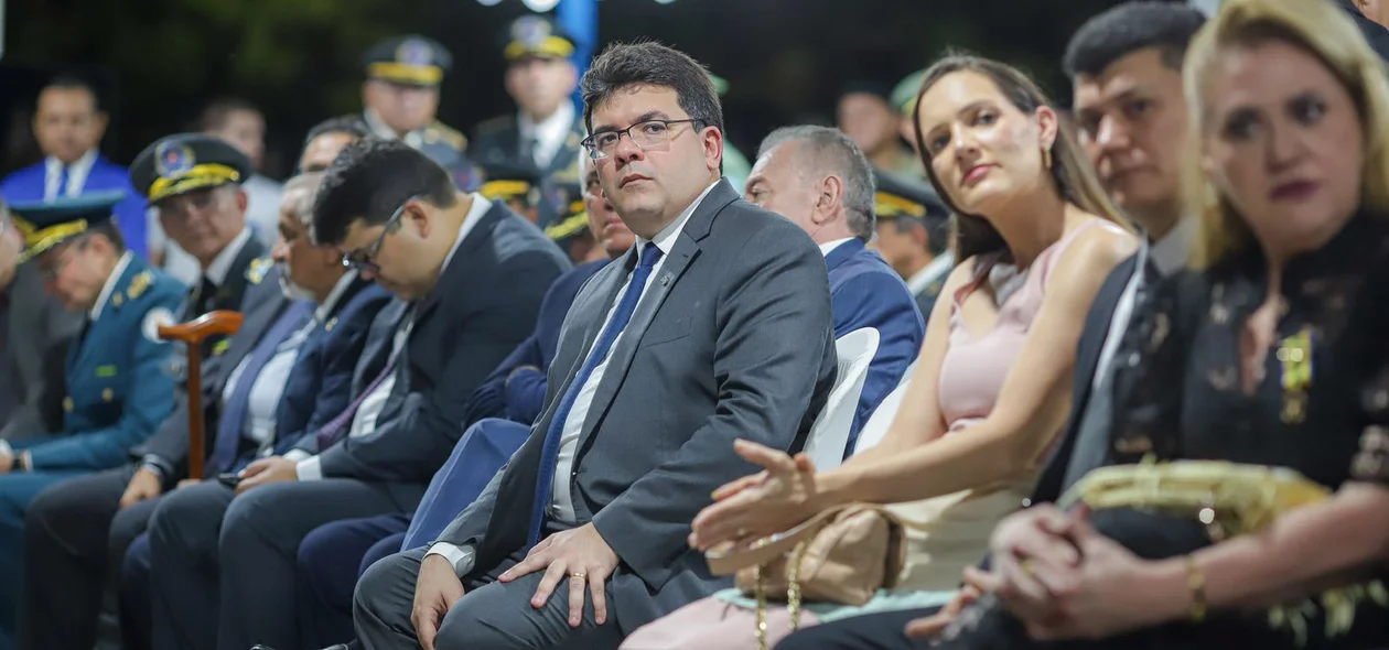 Governador Rafael Fonteles e autoridades na cerimônia