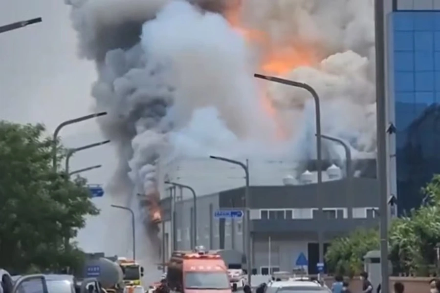 Incêndio em fábrica deixa 22 mortos na Coreia do Sul