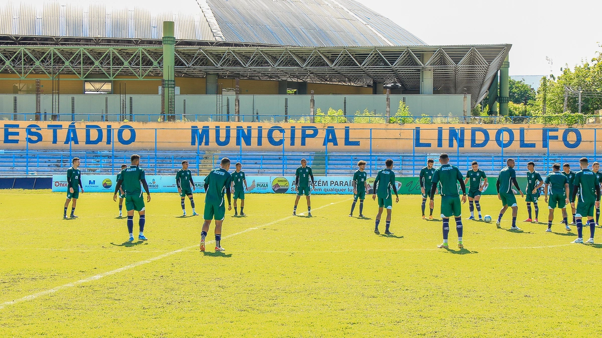 Jogadores do Altos realizam último treino antes de compromisso pela Série D 2024