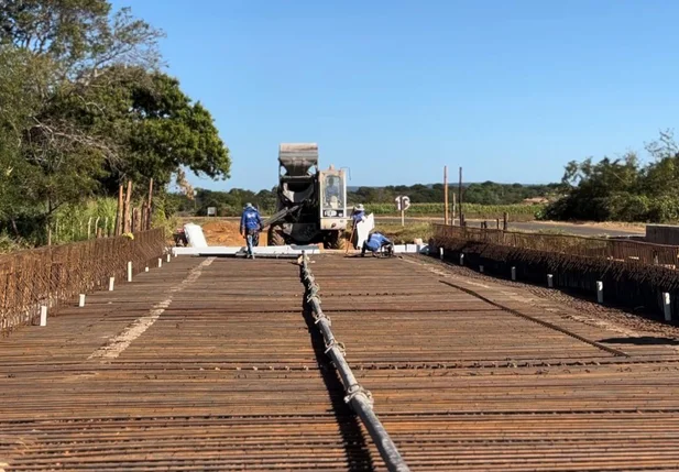 Nova ponte entre Santa Rosa do Piauí e Oeiras chega em etapa final de execução