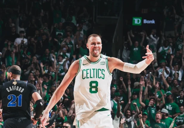 Porzings foi decisivo na vitória do Boston Celtics