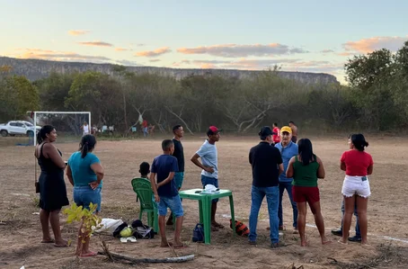 Prefeito Valdecir Júnior visitou o campo de futebol da comunidade Piripiri de Baixo