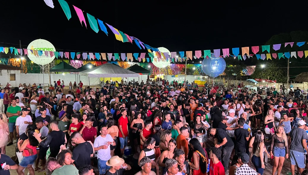 Primeira noite do 19º Festival Cultural dos Cocais de São João do Arriaial