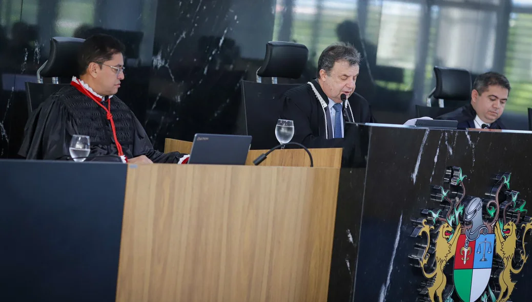 Sessão foi presidida pelo presidente do Tribunal de Justiça, desembargador Hilo de Almeida Sousa