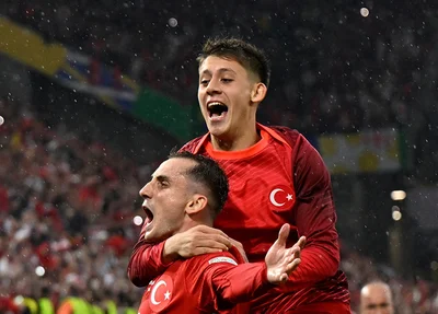 Turquia vence por 3 a 1 a República Tcheca