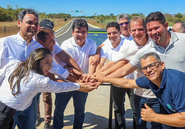 vernador Rafael Fonteles e Leonardo Sobral entregam 217km de asfalto novo para o extremo sul do Piauí