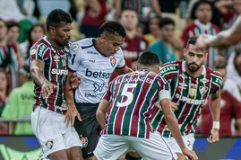 Fluminense perde e segue na lanterna do Brasileirão