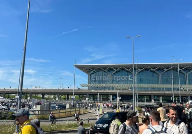 Aeroporto da França é evacuado por ameaça de bomba