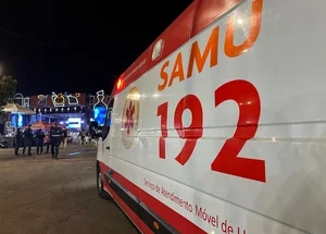 Ambulância do Samu para atendimento ao público