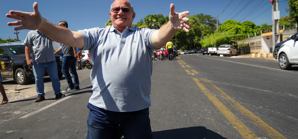 Antônio José Lira comemora entrega da pavimentação da Avenida Camilo Filho