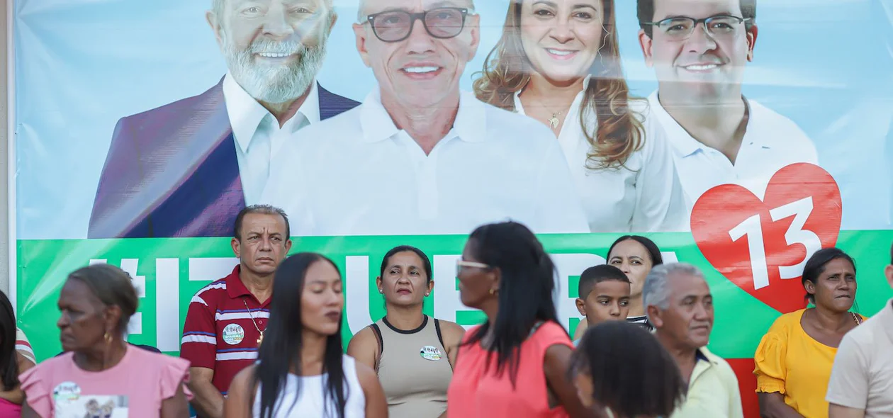 Apoiadores presentes na cerimônia