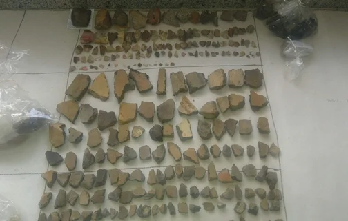 Artefatos encontrados em sítio arqueológico na UFPI