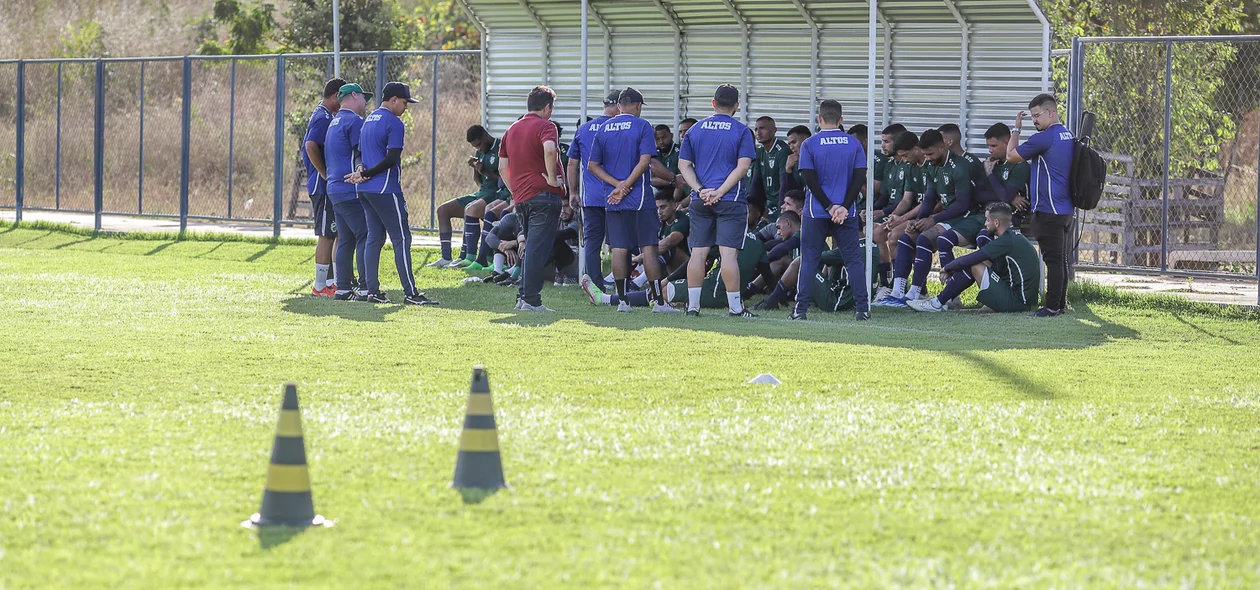 Atletas e comissão técnica