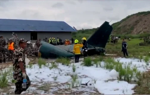 Avião cai no Nepal e pelo menos 18 morrem
