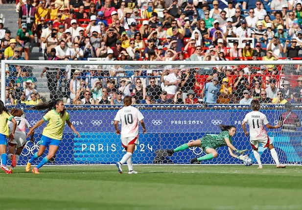 Brasil leva dois gols nos acréscimos e perde para o Japão em Paris