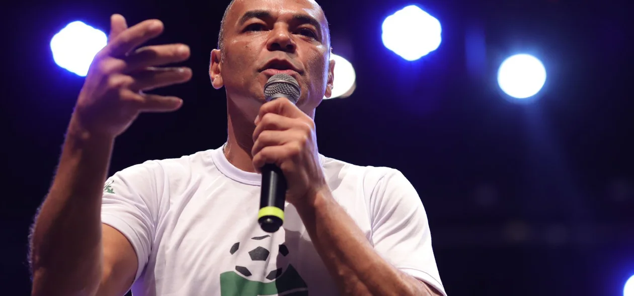 Cafu durante o evento de lançamento da Taça das Favelas 2024