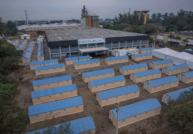 "Cidade provisória" em Canoas conta com 126 casas modulares para acolher mais de 600 pessoas