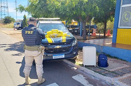 Cocaína apreendida em malas pela PRF na BR 316 em Picos