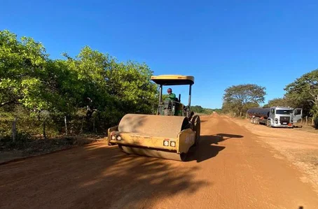 Construção de estrada em Valença do Piauí