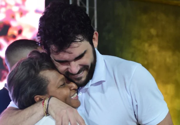 Dr. Marcus Vinícius anuncia Daguia de dona Bela como pré-candidata a vice-prefeita de Floriano