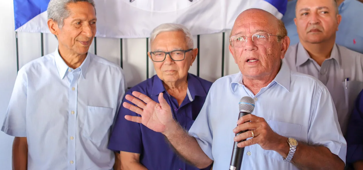 Edson Melo fala aos presentes