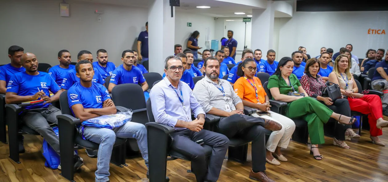 Equatorial inaugura primeira turma da escola de eletricistas