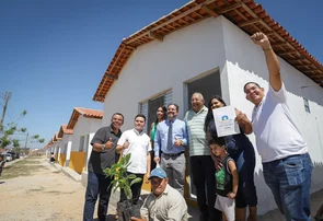 Prefeito Dr. Pessoa entrega mais 38 casas no Residencial Leonel Brizola