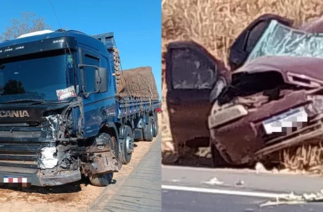 Fiat Palio ficou totalmente destruído após colidir contra carreta