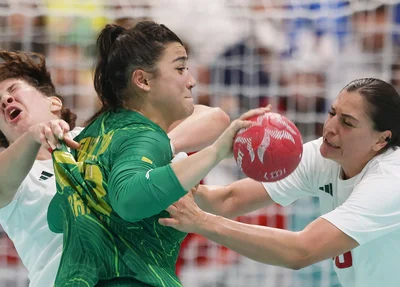 Giulia Guarieiro, da seleção brasileira feminina de handebol, sofreu lesão durante as Olimpíadas de 2024