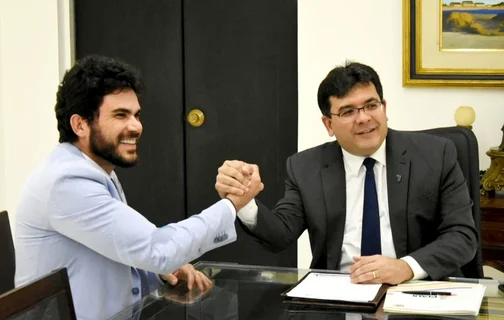 Governador Rafael Fonteles ao lado do deputado estadual Marcus Vinícius