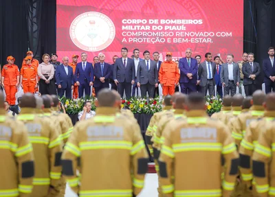 Governador Rafael Fonteles durante evento de posse dos novos 205 novos soldados