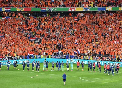 Holanda vence Romênia e avança na Eurocopa