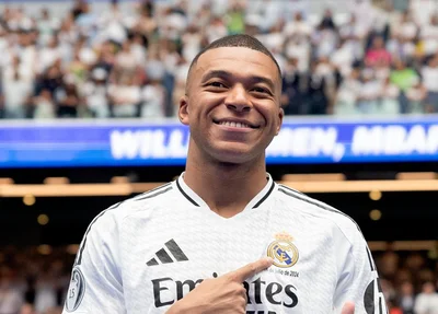 Kylian Mbappé é apresentado oficialmente pelo Real Madrid