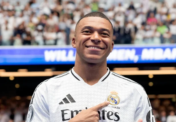 Kylian Mbappé é apresentado oficialmente pelo Real Madrid