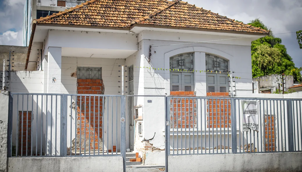 Mais de 400 imóveis estão abandonados no Centro de Teresina