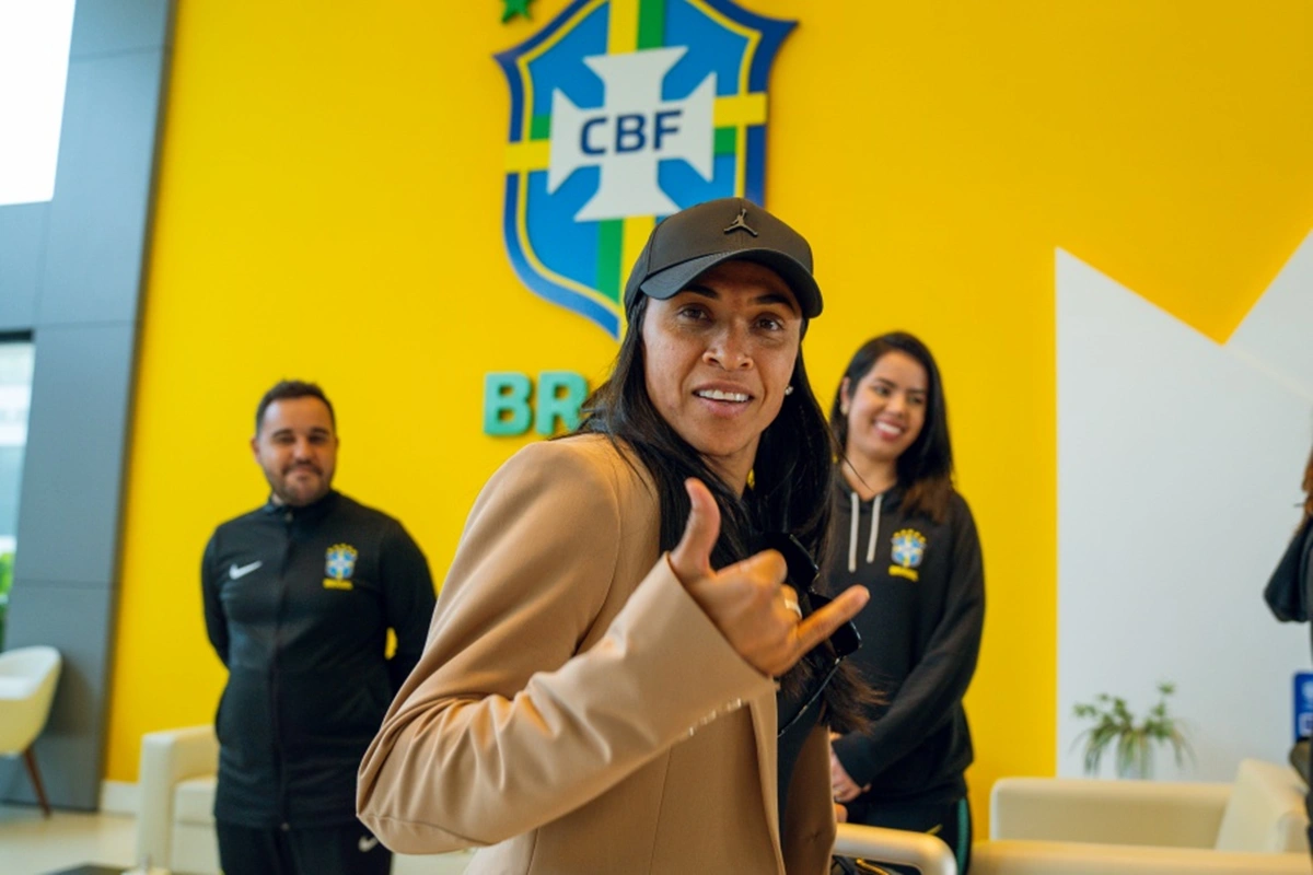 Marta se junta ao grupo da Seleção Brasileira