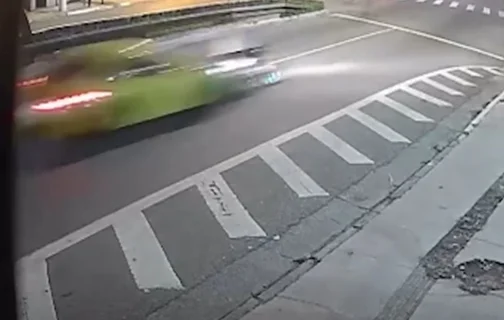Motorista de Porsche atropela e mata motociclista após discussão de trânsito em SP