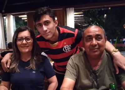 Pai, mãe e filho