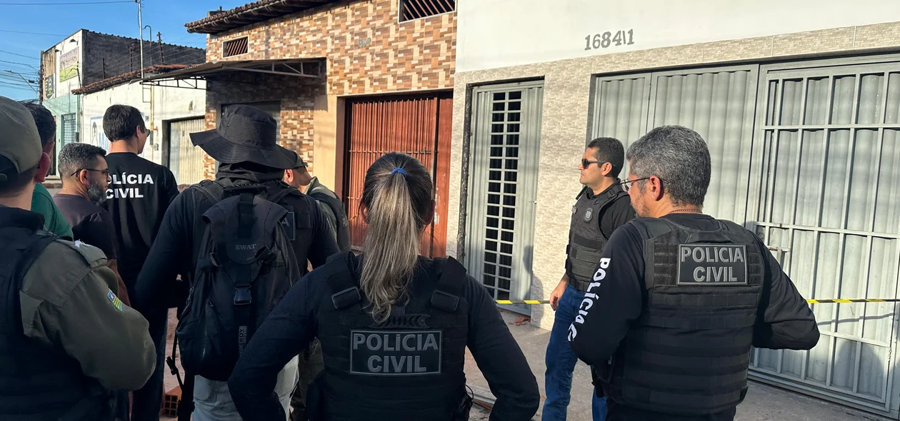 Polícia Civil do Piauí no local do crime