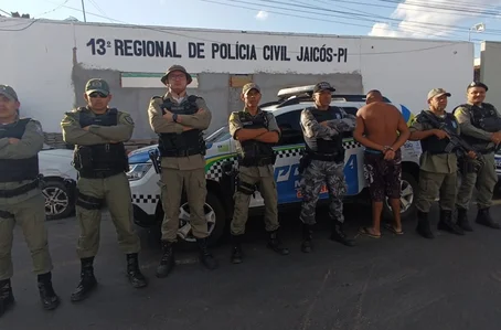 Policiais militares resgataram mulher mantida em cárcere pelo ex-companheiro