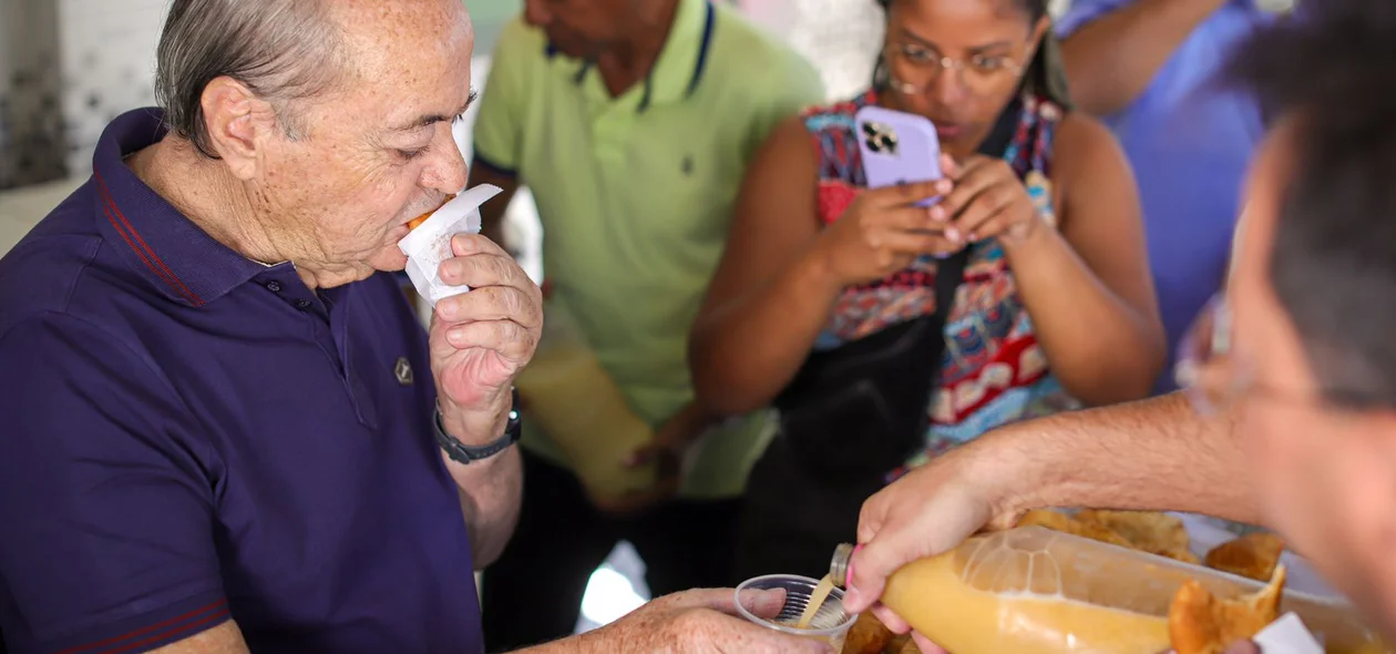 Pré-candidato Sílvio Mendes vista comerciantes no bairro Saci