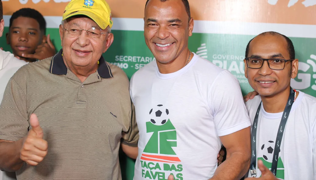 Prefeito Dr. Pessoa, Cafu e Valciãn Calixto, presidente da CUFA no Piauí