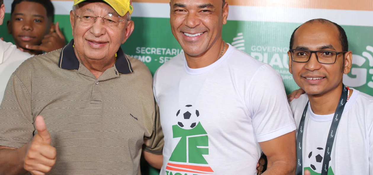 Prefeito Dr. Pessoa, Cafu e Valciãn Calixto, presidente da CUFA no Piauí