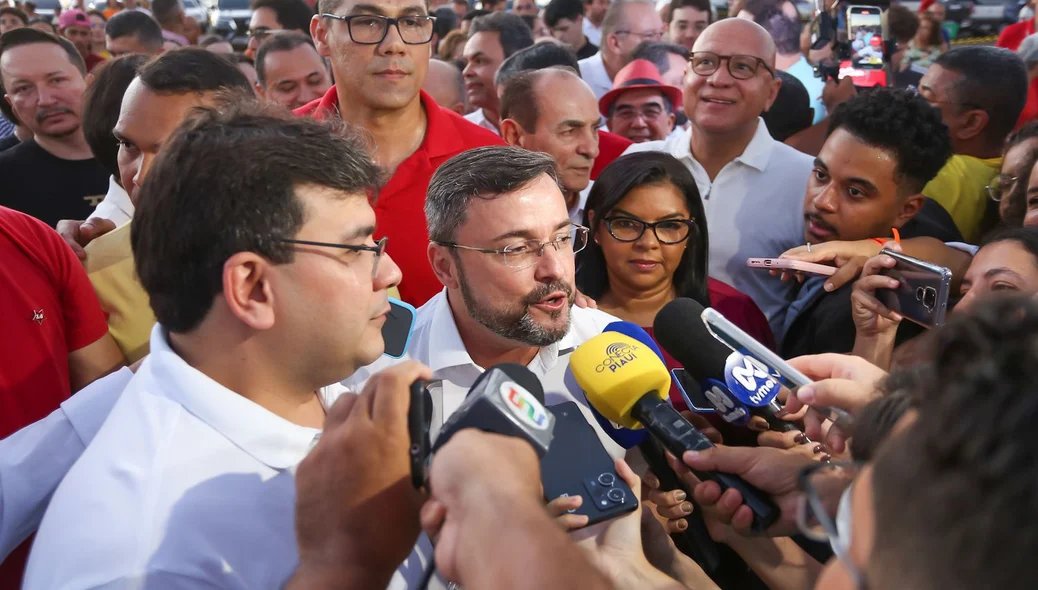Rafael Fonteles e Fábio Novo conversam com a imprensa