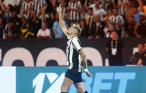 Tiquinho Soares marcou o gol da vitória do Botafogo