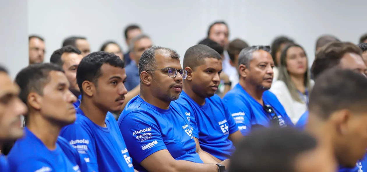 Turma da Escola de Eletricistas